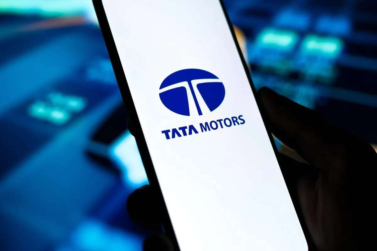 Tata Motors Shares Fall 7% Following Q3 Profit Decline