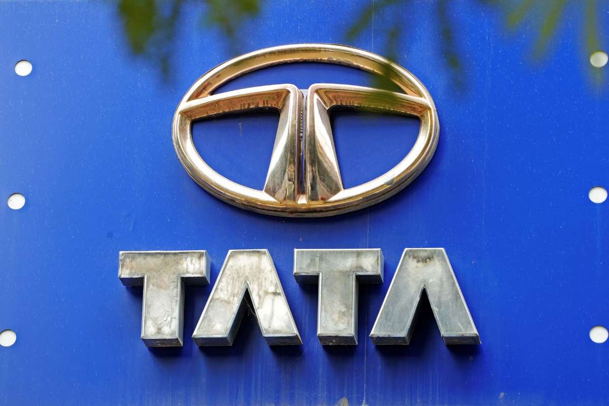 Tata Motors Stock Dip Below Rs 700 Amid Market Weakness | Business Viewpoint Magazine