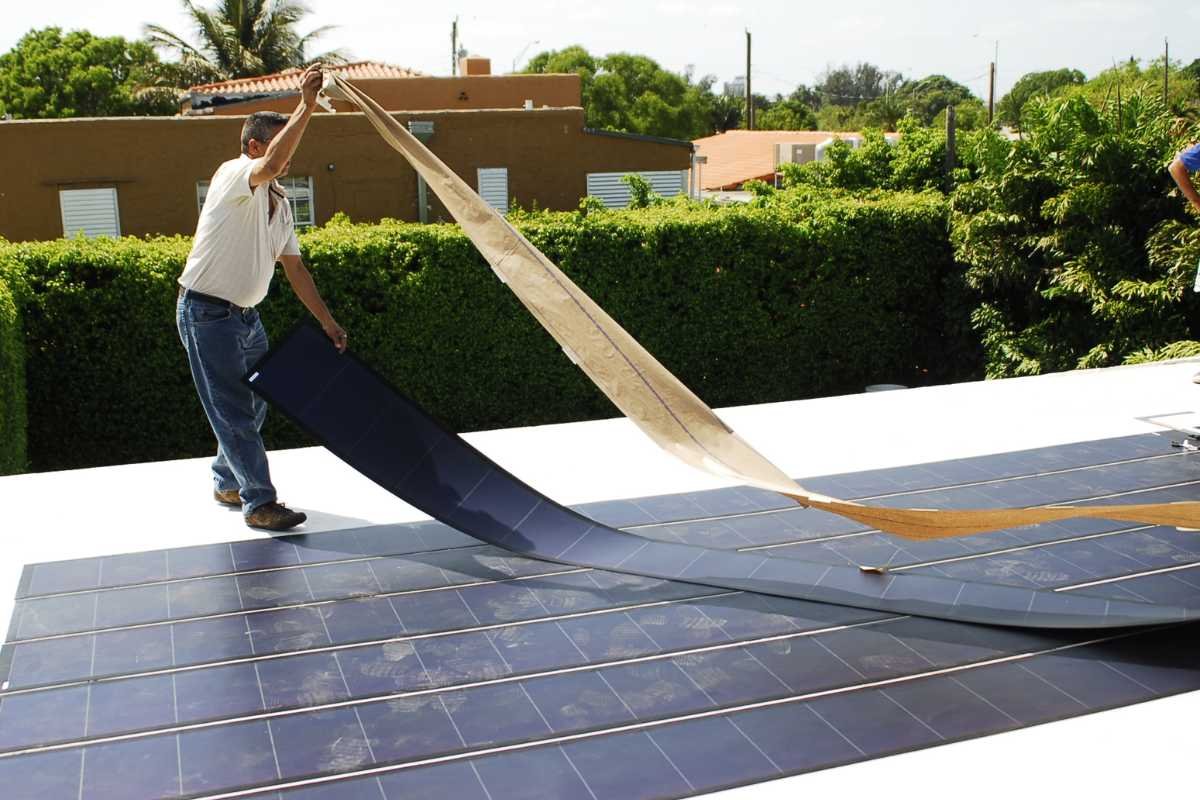 Thin-Film Solar Panels: A Lightweight Revolution in Solar Energy | Business Viewpoint Magazine