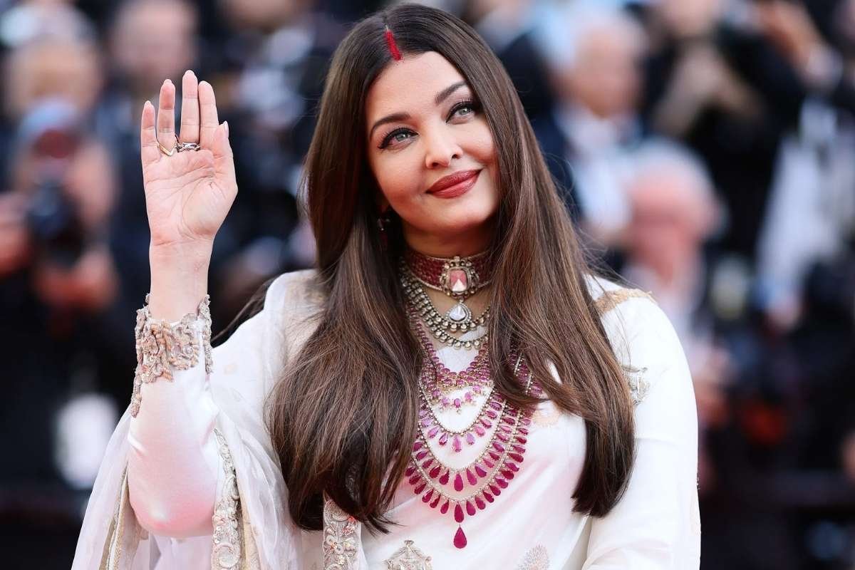 Top 20 Most Beautiful Women in India | Business Viewpoint Magazine