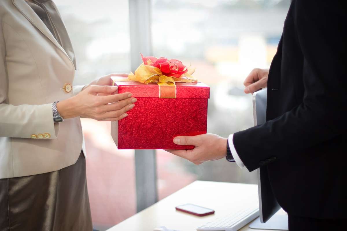 Best 20 Diwali Gift Ideas for Employees for 2025 That Spark Genuine Workplace Smiles