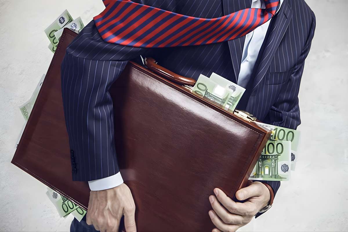 How Did the 10 Biggest Scams of India Happen? A Breakdown of Facts, Losses, and Lessons 