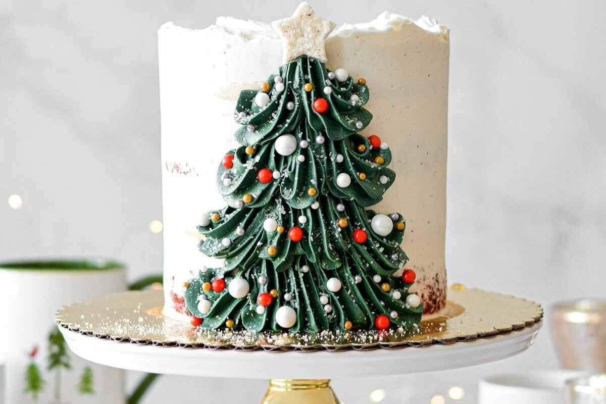 40 Christmas Cake Designs You Must Try This Holiday 2025 | Business Viewpoint Magazine
