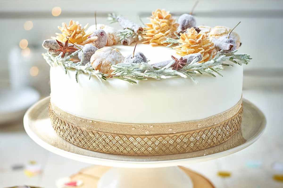 40 Christmas Cake Designs You Must Try This Holiday 2025 | Business Viewpoint Magazine