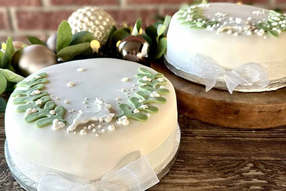 40 Christmas Cake Designs You Must Try This Holiday 2025 | Business Viewpoint Magazine