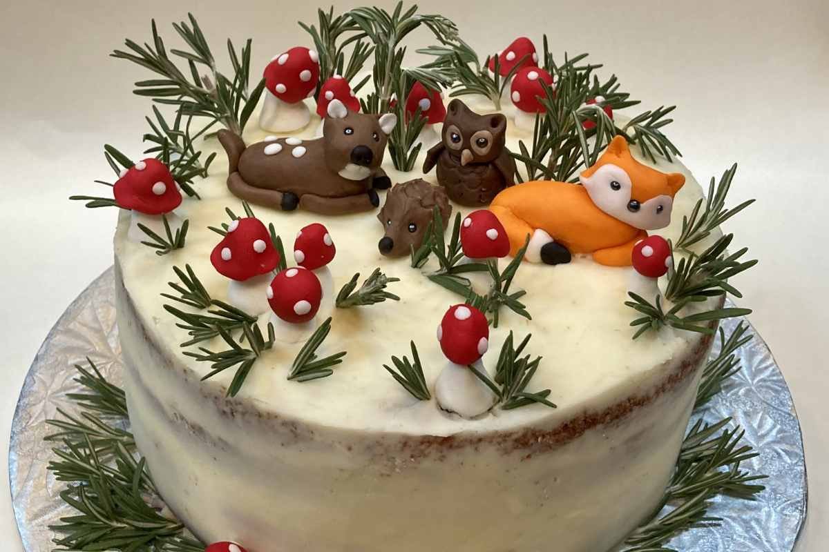 40 Christmas Cake Designs You Must Try This Holiday 2025 | Business Viewpoint Magazine