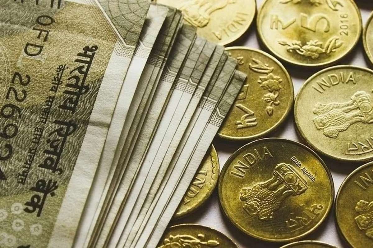 Rupee vs Dollar: Rupee Edges Up 2 Paise on Firm Equity Markets | Business Viewpoint Magazine