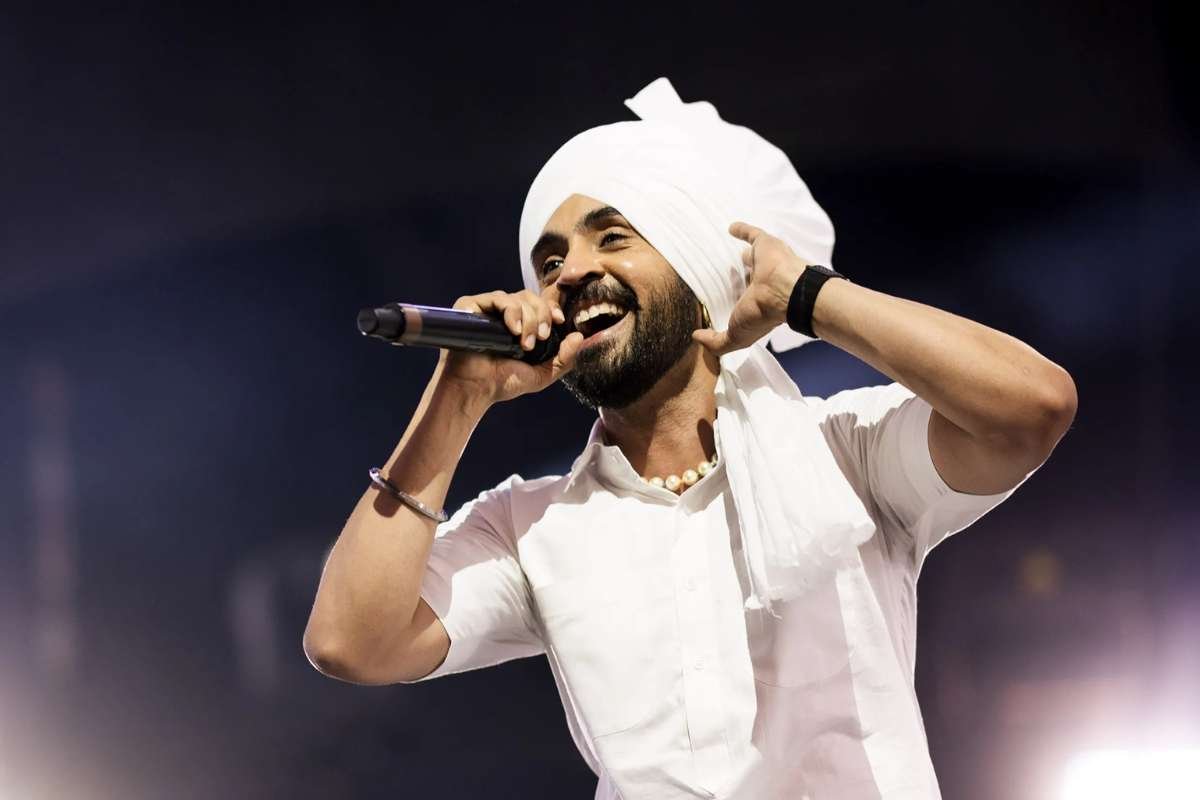 Top 24 Best Singers of India that Change Music Forever | Business Viewpoint Magazine