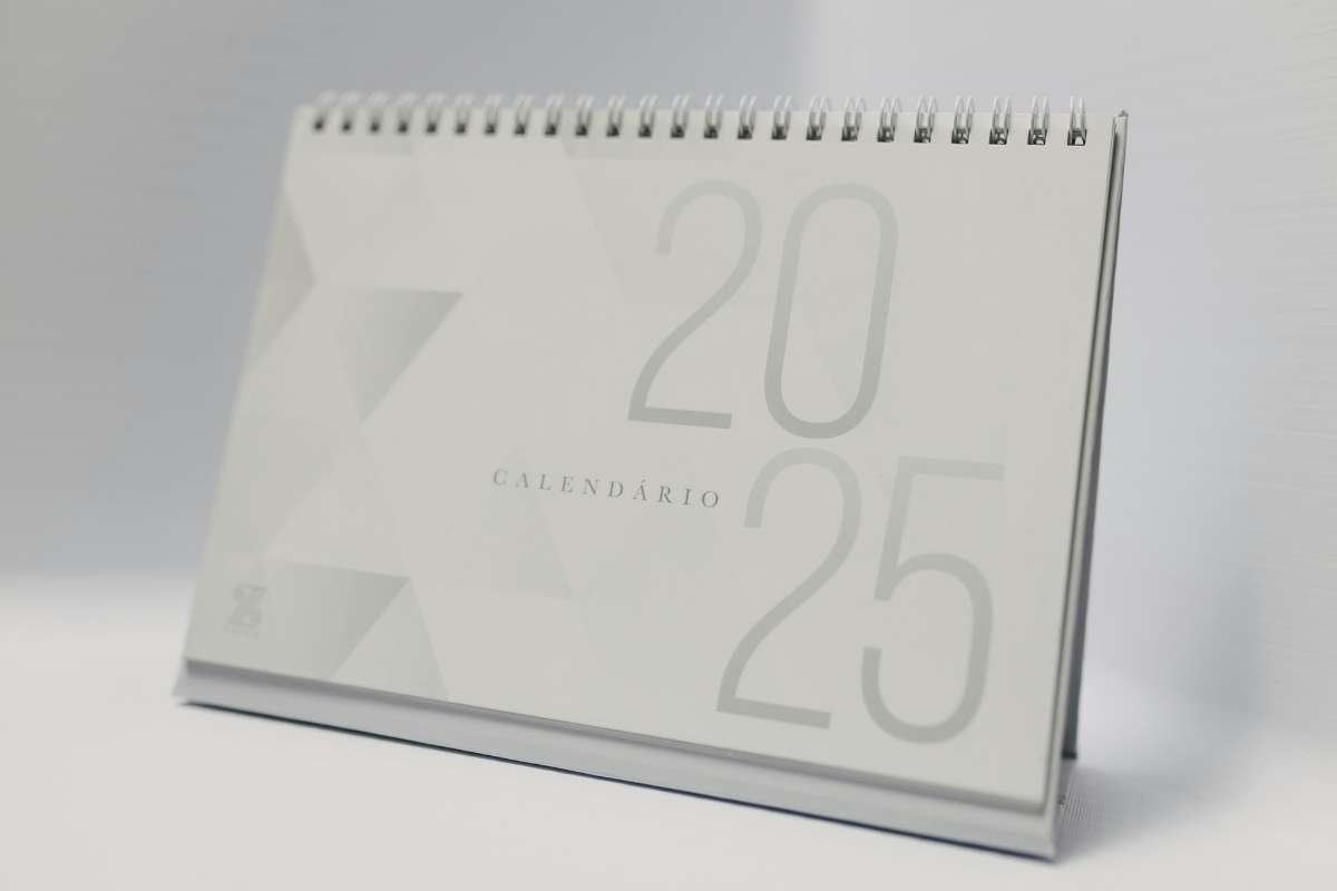 60 Secret Santa Gift Ideas for Coworkers to Make Them Smile | Business Viewpont Magazine