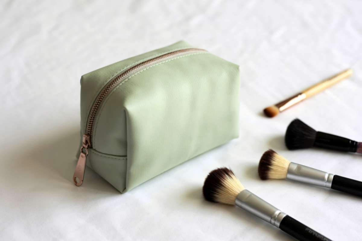 60 Secret Santa Gift Ideas for Coworkers to Make Them Smile | Business Viewpont Magazine