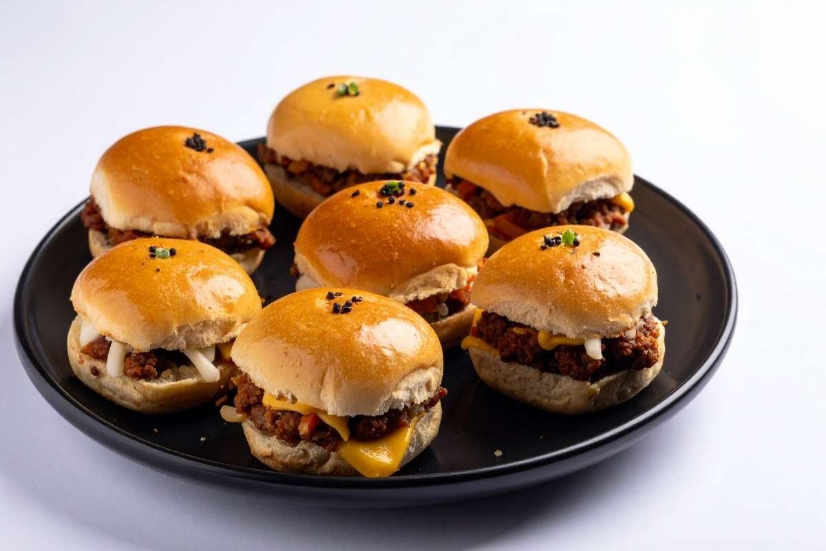 60 Secret Santa Gift Ideas for Coworkers to Make Them Smile | Business Viewpont Magazine