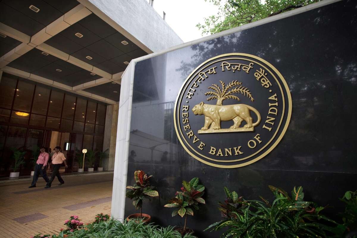 RBI Holds Key Rate at 5.25% as U.S., EU Trade Deals Ease Growth Risks