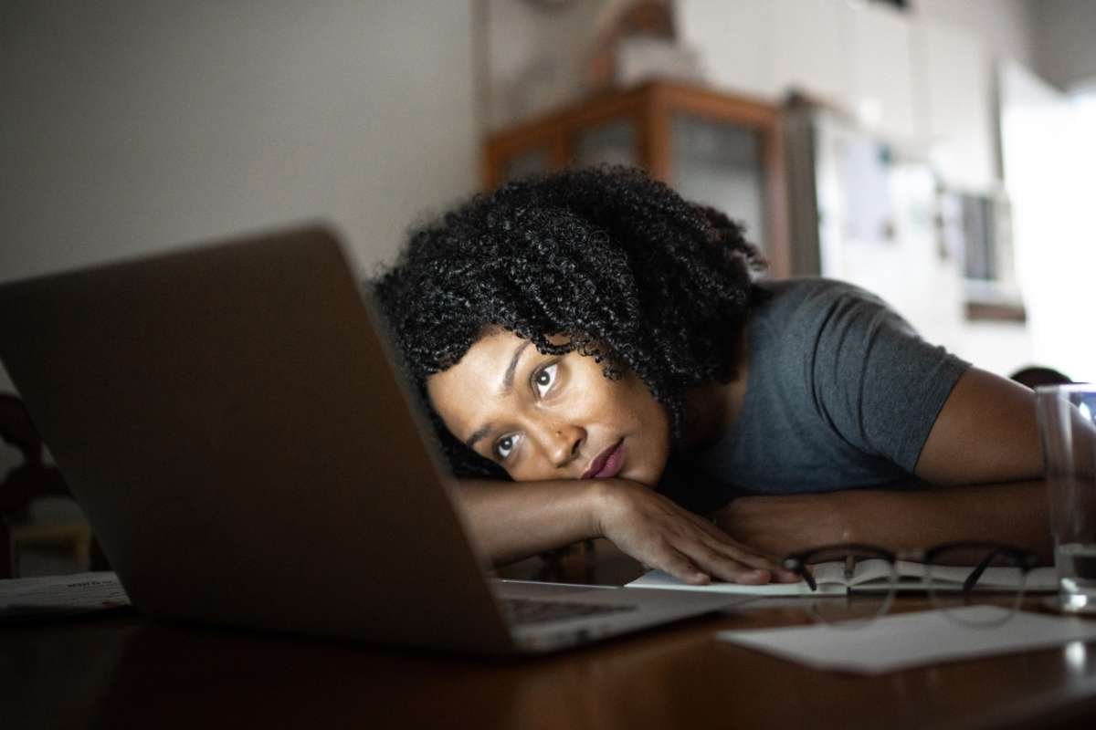 Digital Detoxification in 2026: Why It’s Necessary for Mobile Phone Addiction | Business Viewpoint Magazine