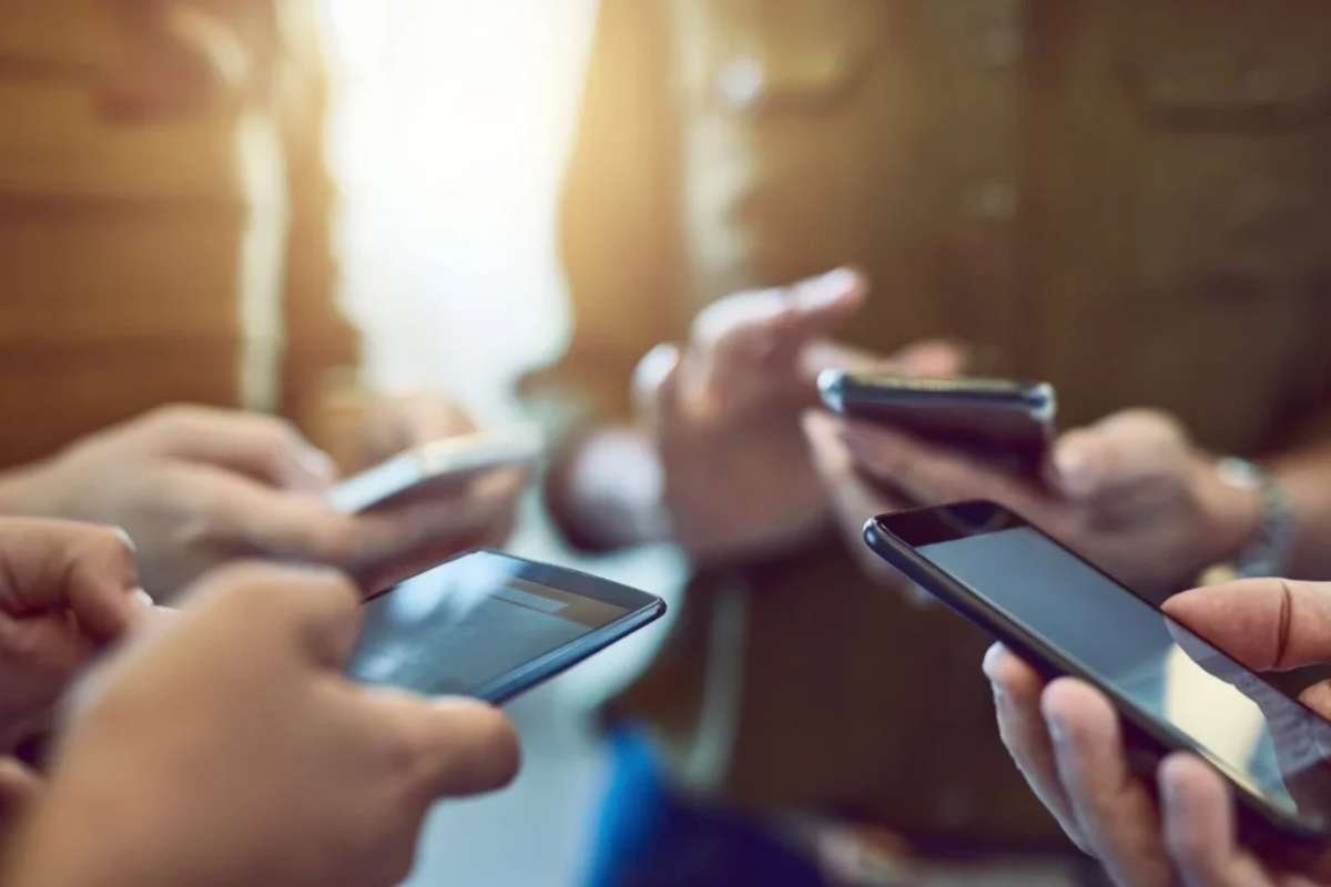 Digital Detoxification in 2026: Why It’s Necessary for Mobile Phone Addiction | Business Viewpoint Magazine