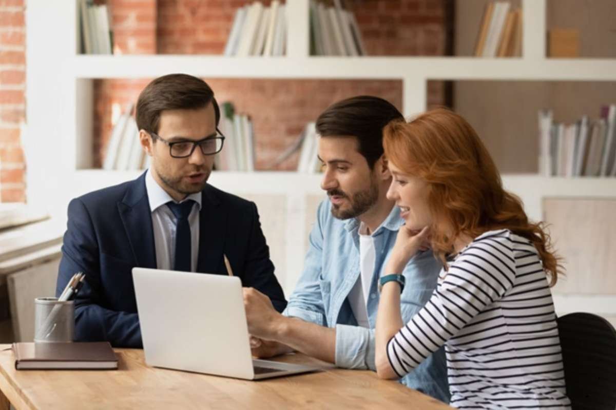 Common Myths in the Bootstrapping vs. Fundraising Debate | Business Viewpoint Magazine