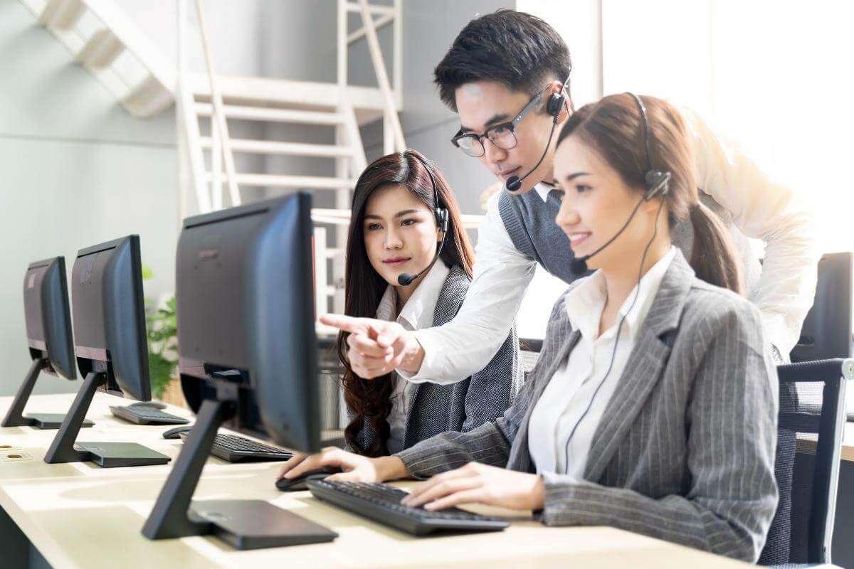 Pros and Cons of AI in Business Every Leader Should Know | Business Viewpoint Magazine