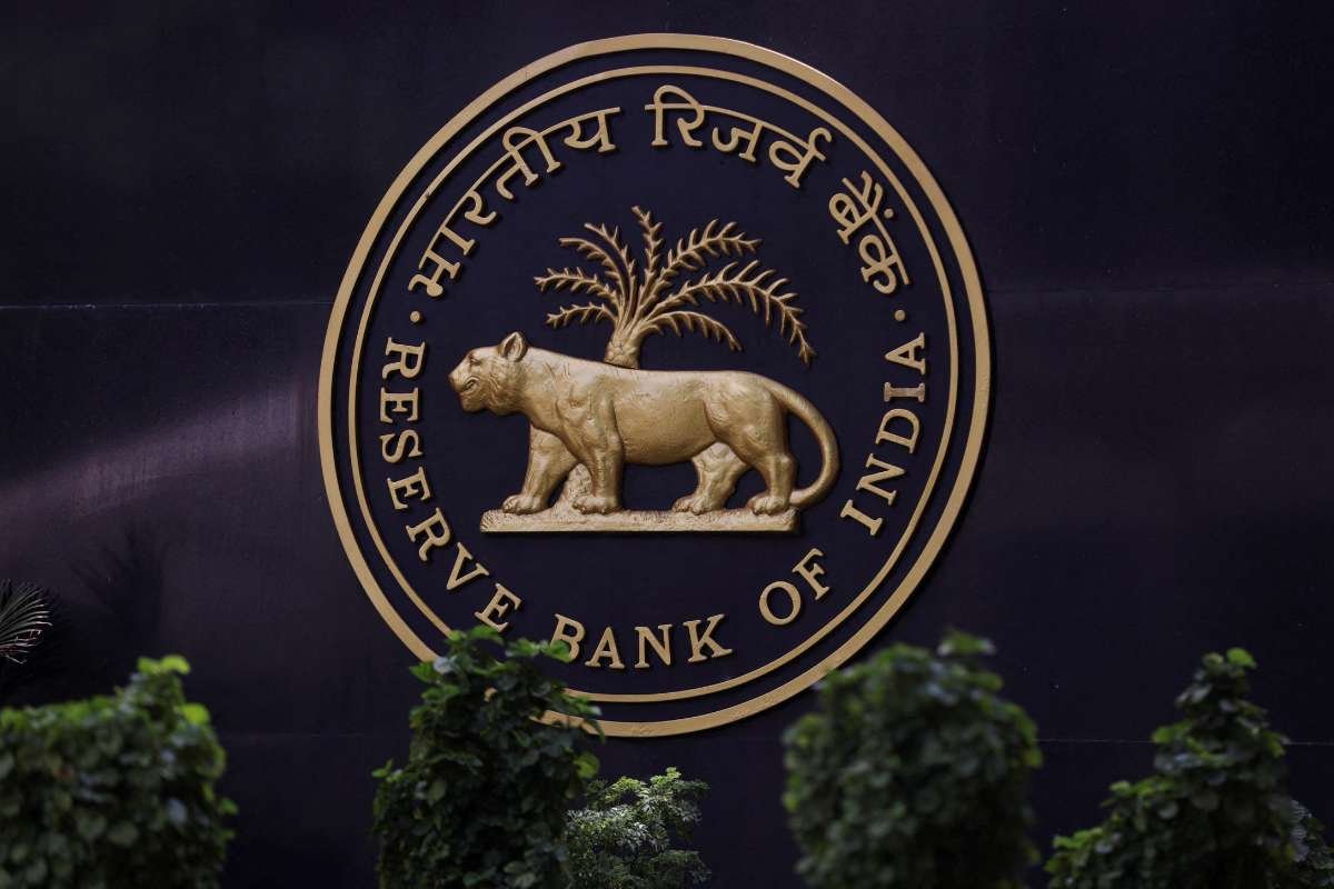India’s Current Account Surplus Narrows To 7.1 Billion